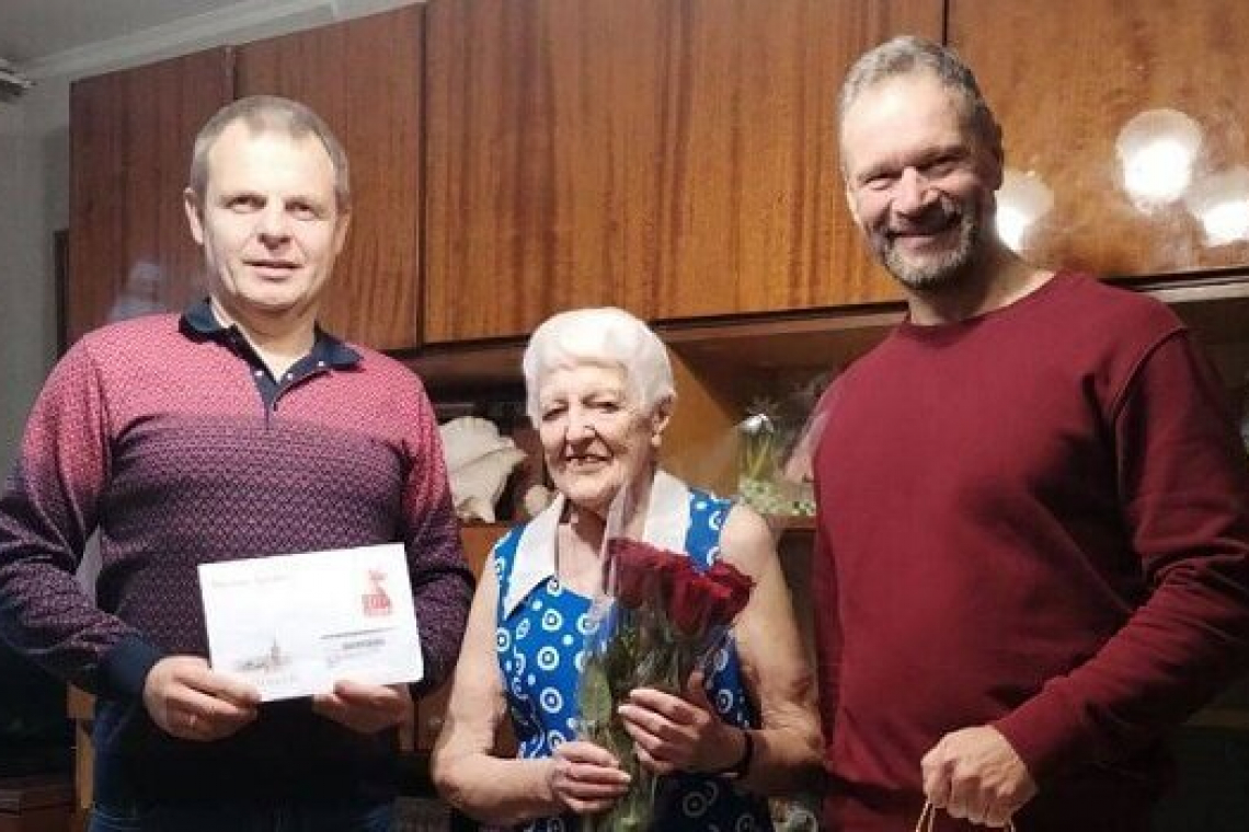 Наталья Константиновна Аксёнова принимала поздравления с 95-летием