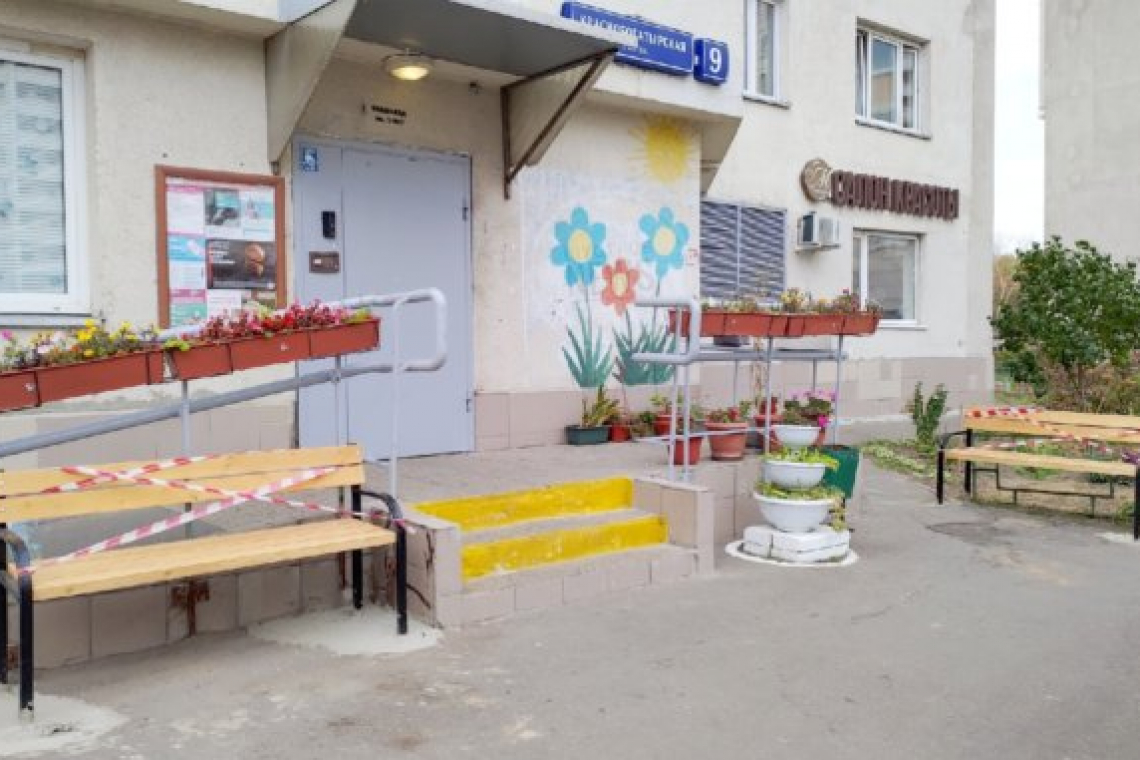 Новые лавочки устанавливают в Богородском