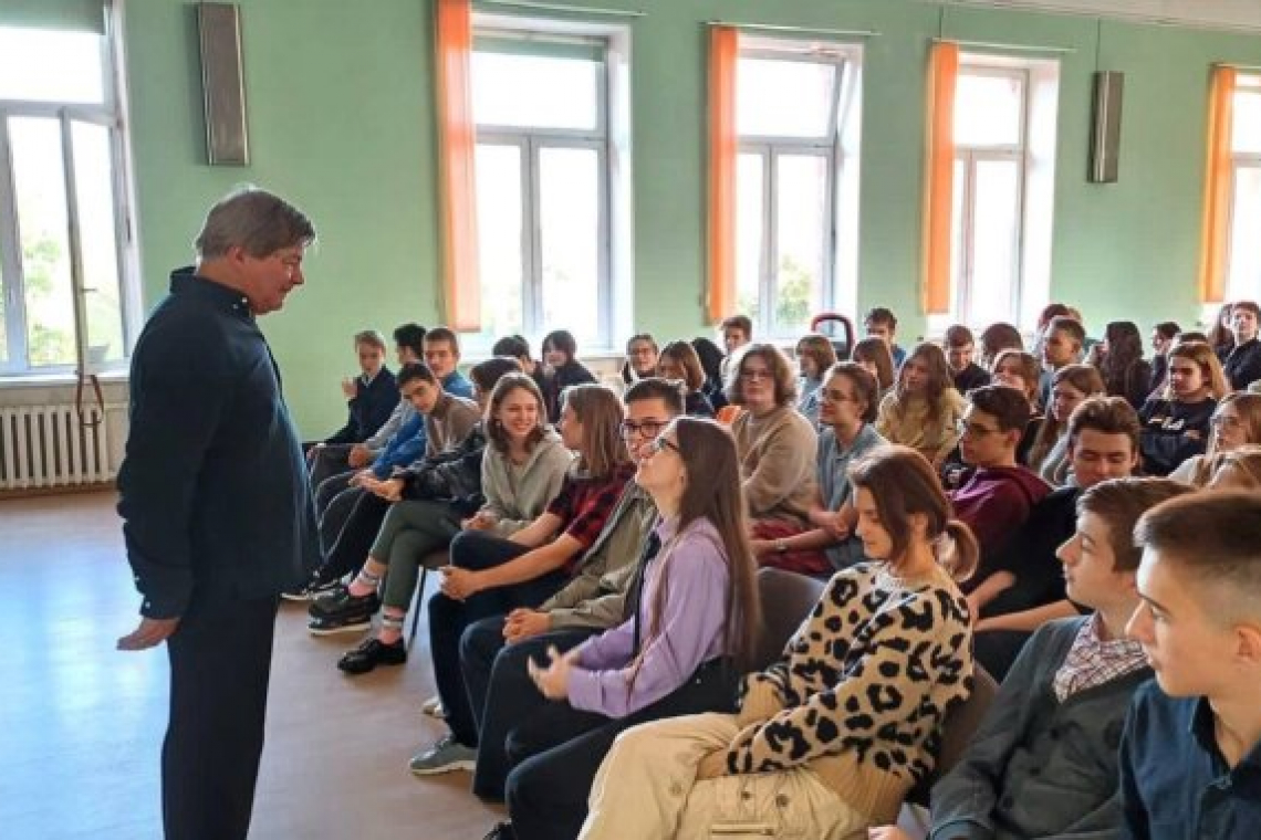 Виктор Никитин встретился со старшеклассниками Богородского