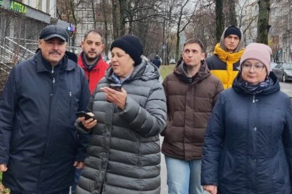 Дворы на Открытом шоссе осмотрели депутаты
