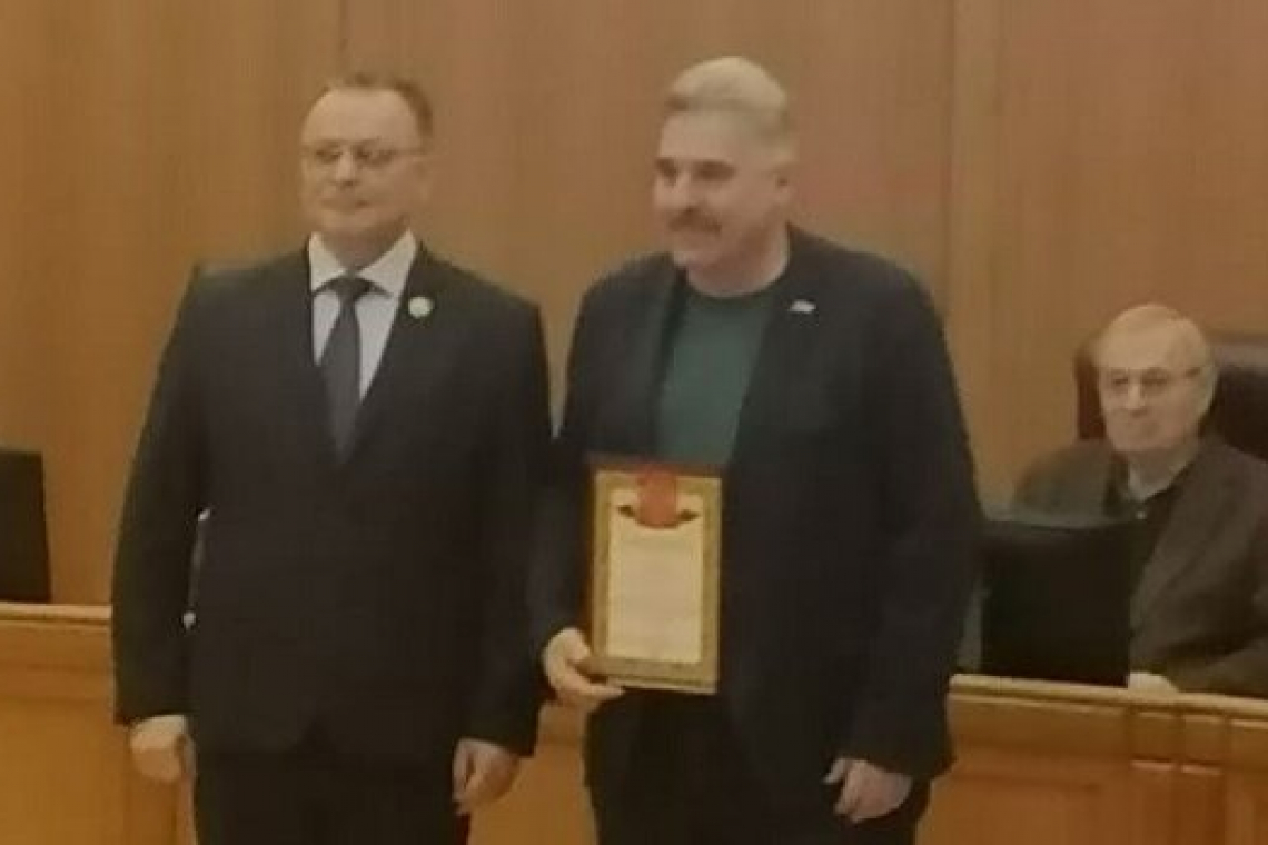 Грамоту окружного Совета ветеранов получил Константин Воловик